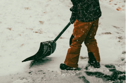 Malo ko zna ovaj trik: Snijeg se više neće lijepiti za lopatu